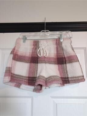 Small NWT pink plaid pajama shorts